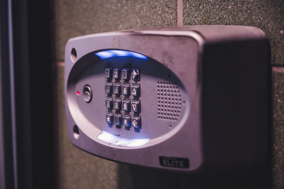 Essential Guide to Choosing the Right Home Security System