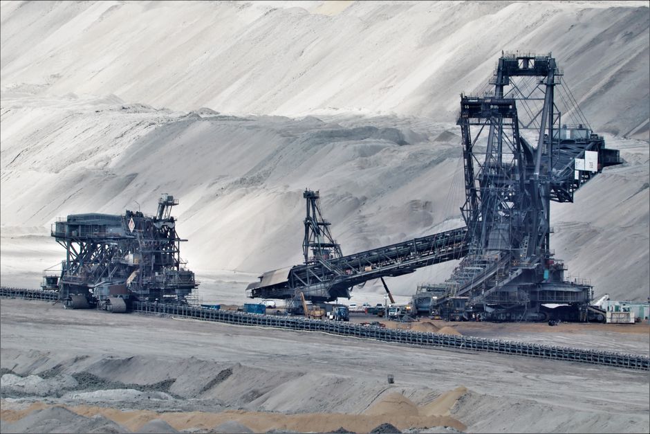 The Essential Guide to Choosing a Mining Equipment Supplier