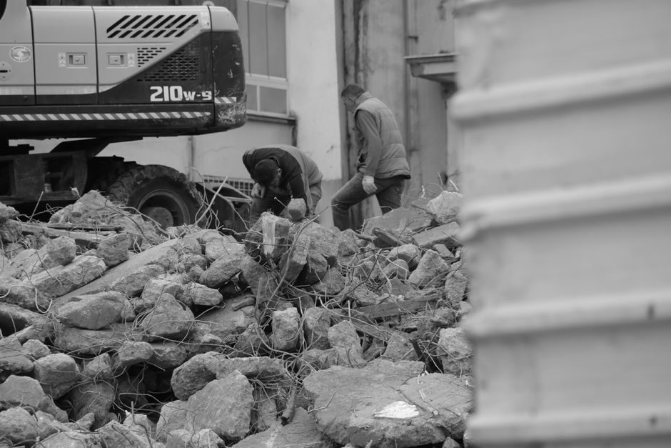 The Essential Guide to Choosing a Demolition Contractor
