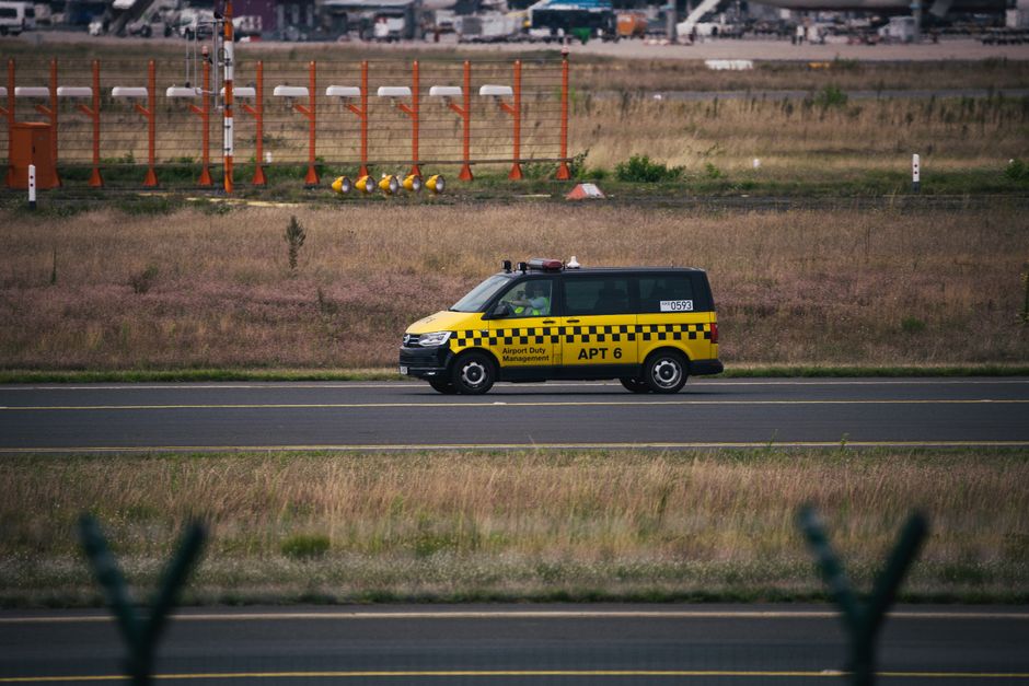 airport shuttle service