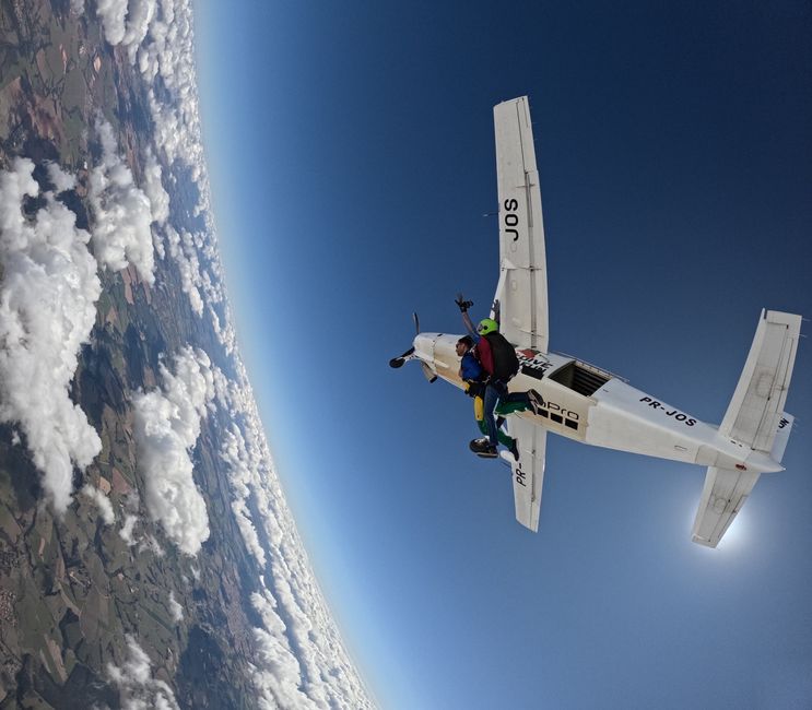skydiving school