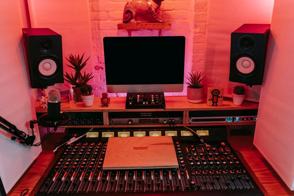 Unlocking Your Musical Potential: The Benefits of Recording Studio Rentals