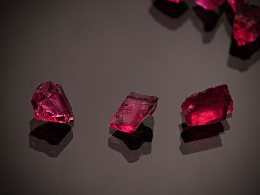 The Essential Guide to Finding a Reliable Gemstone Supplier